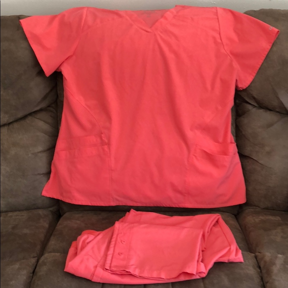 Barco One Scrub Set size 3x. Coral color.